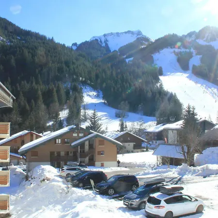 Chatel, 2 Pieces, 4 Personnes - Fr-1-200-348 *